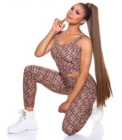 Koucla Cappuccino crop top printtikuvioinen joggerisetti