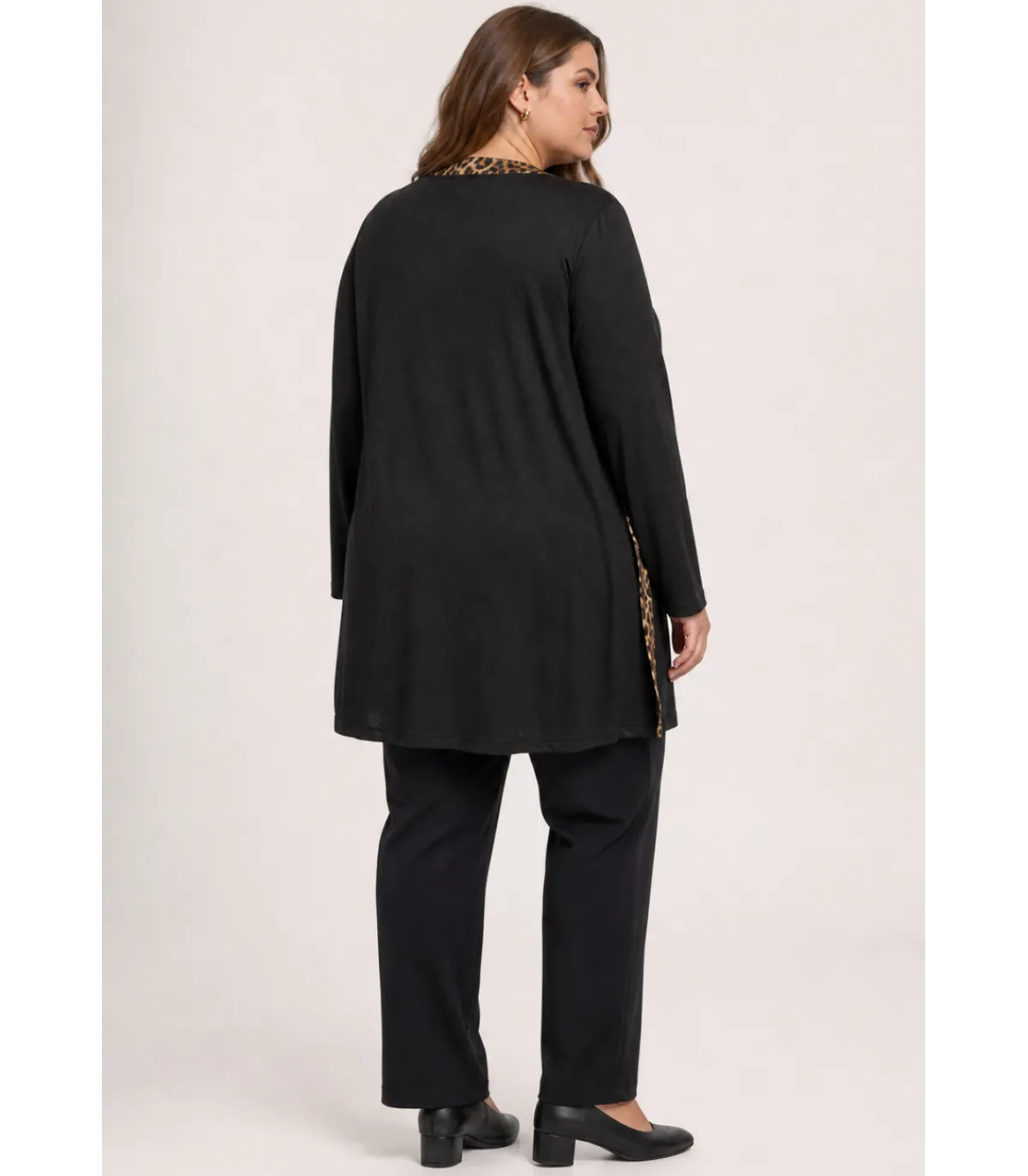 EF musta/leopardikuvioinen paitatakki (plus size)