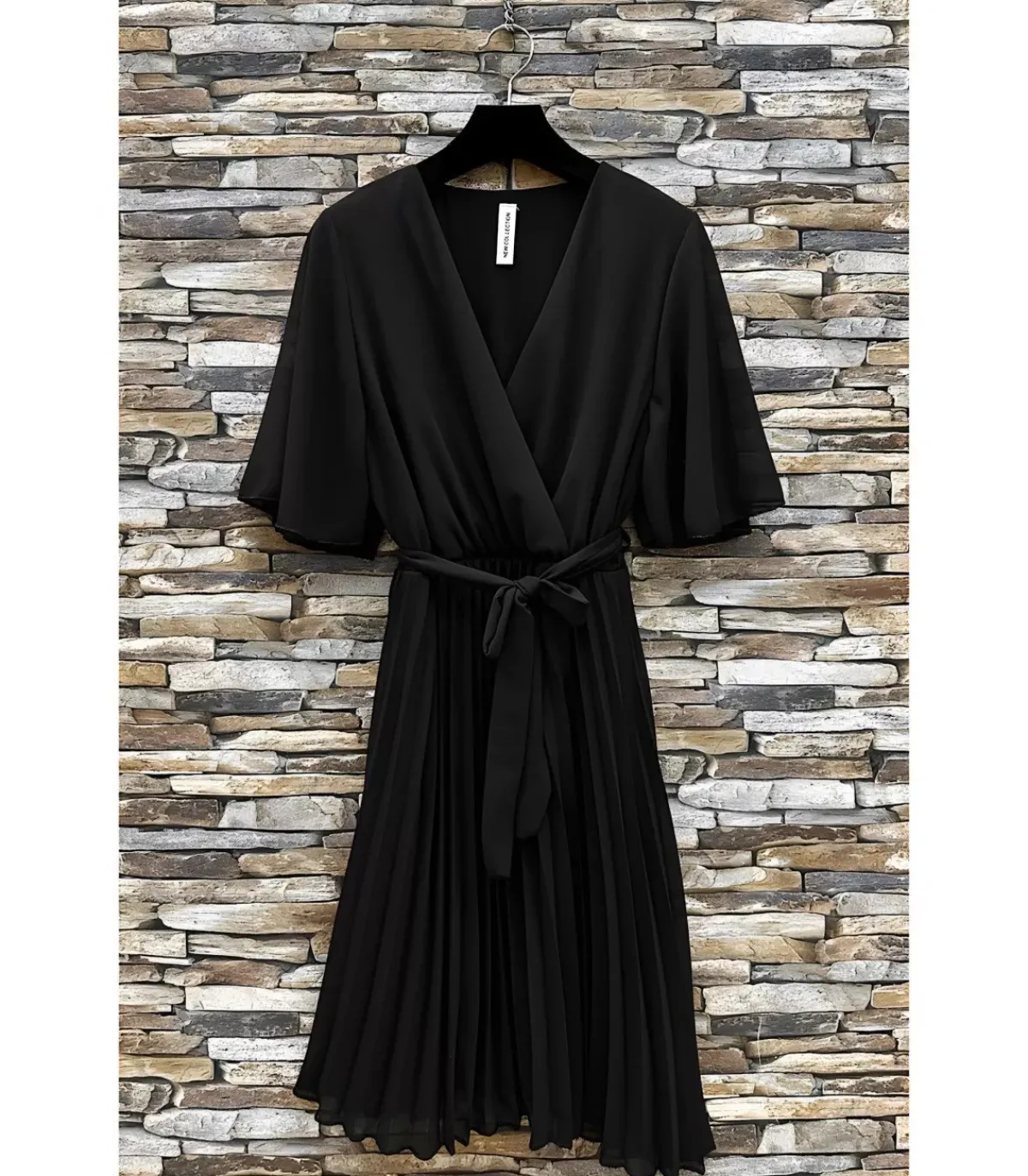 Elle Style Bethany musta lyhyt vekkimekko vyöllä