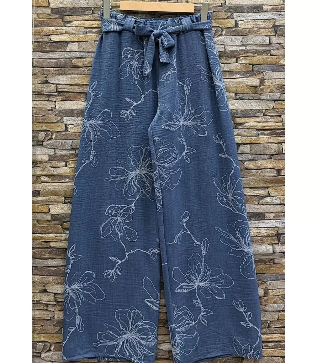 Elle Style Corine tummansiniset kuvioidut kesähousut vyöllä