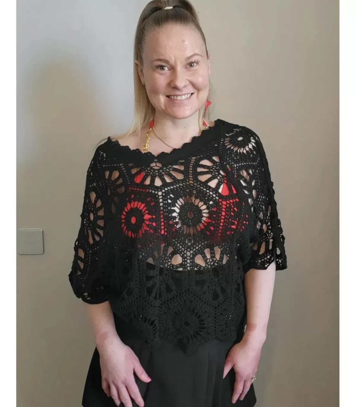 Elle Style Hena musta virkattu paita
