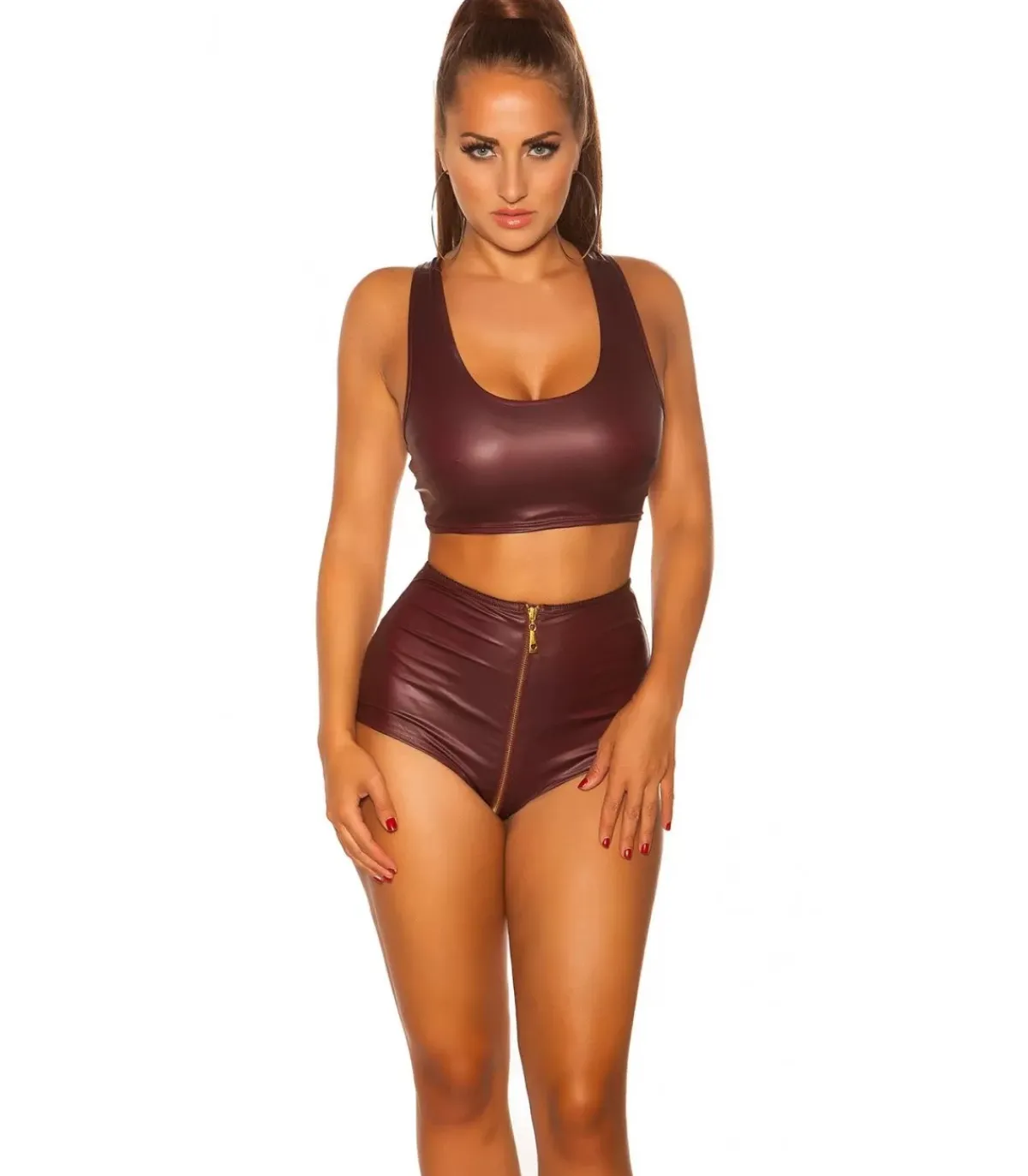 Koucla viininpunaiset korkeavyötäröiset wetlook hotpantsit vetoketjulla