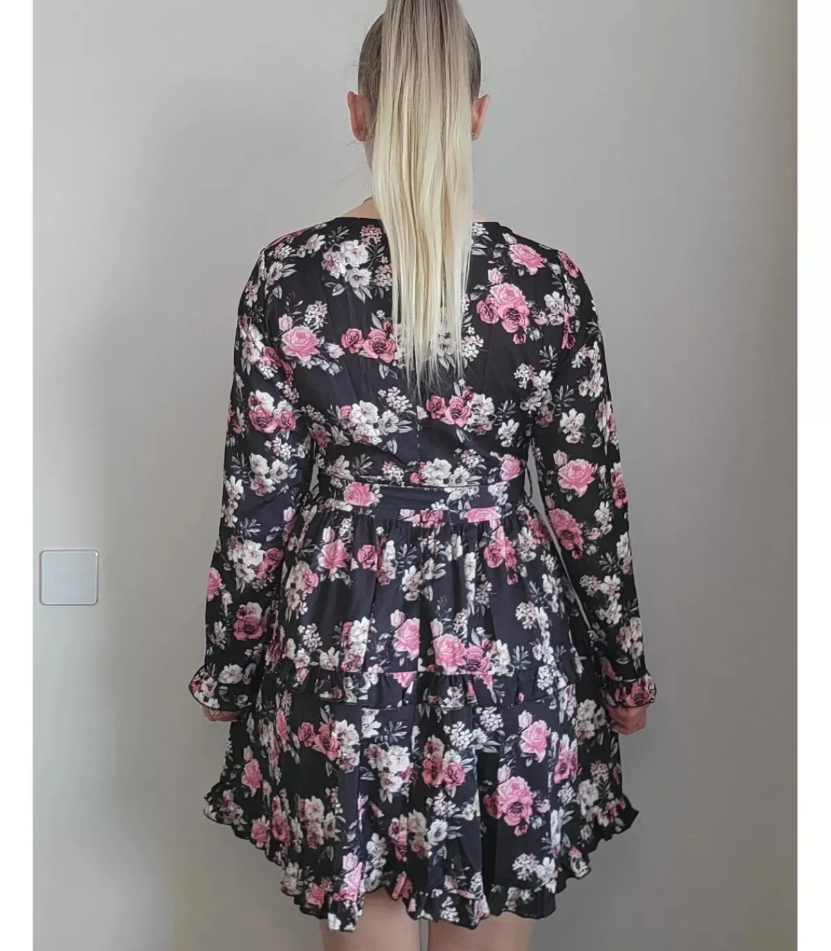 LC Muta kukkakuvioinen pitkähihainen wrap-ook v-mekko