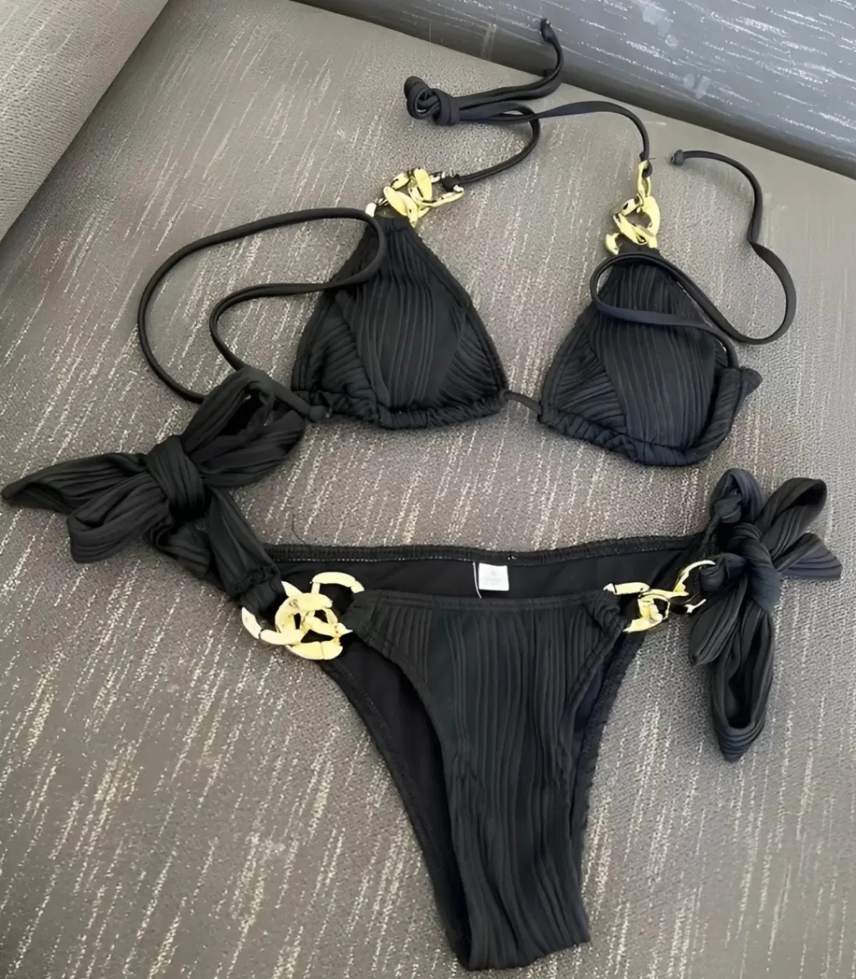 Hersecret Mustat ketjukoristeiset narubikinit