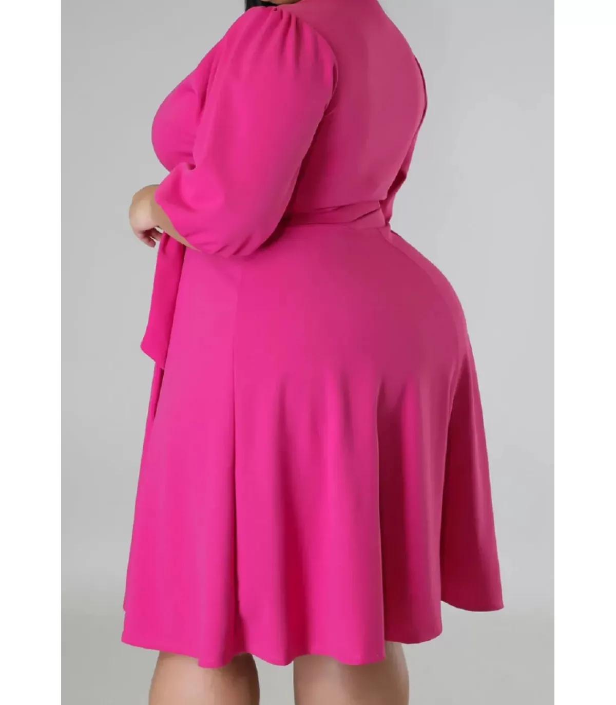 LC Pinkki wrap-look v-skater-mekko vyöllä (plus size)