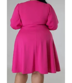 LC Pinkki wrap-look v-skater-mekko vyöllä (plus size)