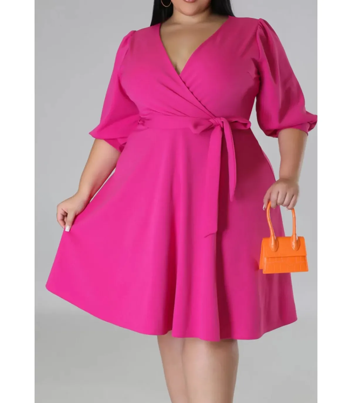 LC Pinkki wrap-look v-skater-mekko vyöllä (plus size)