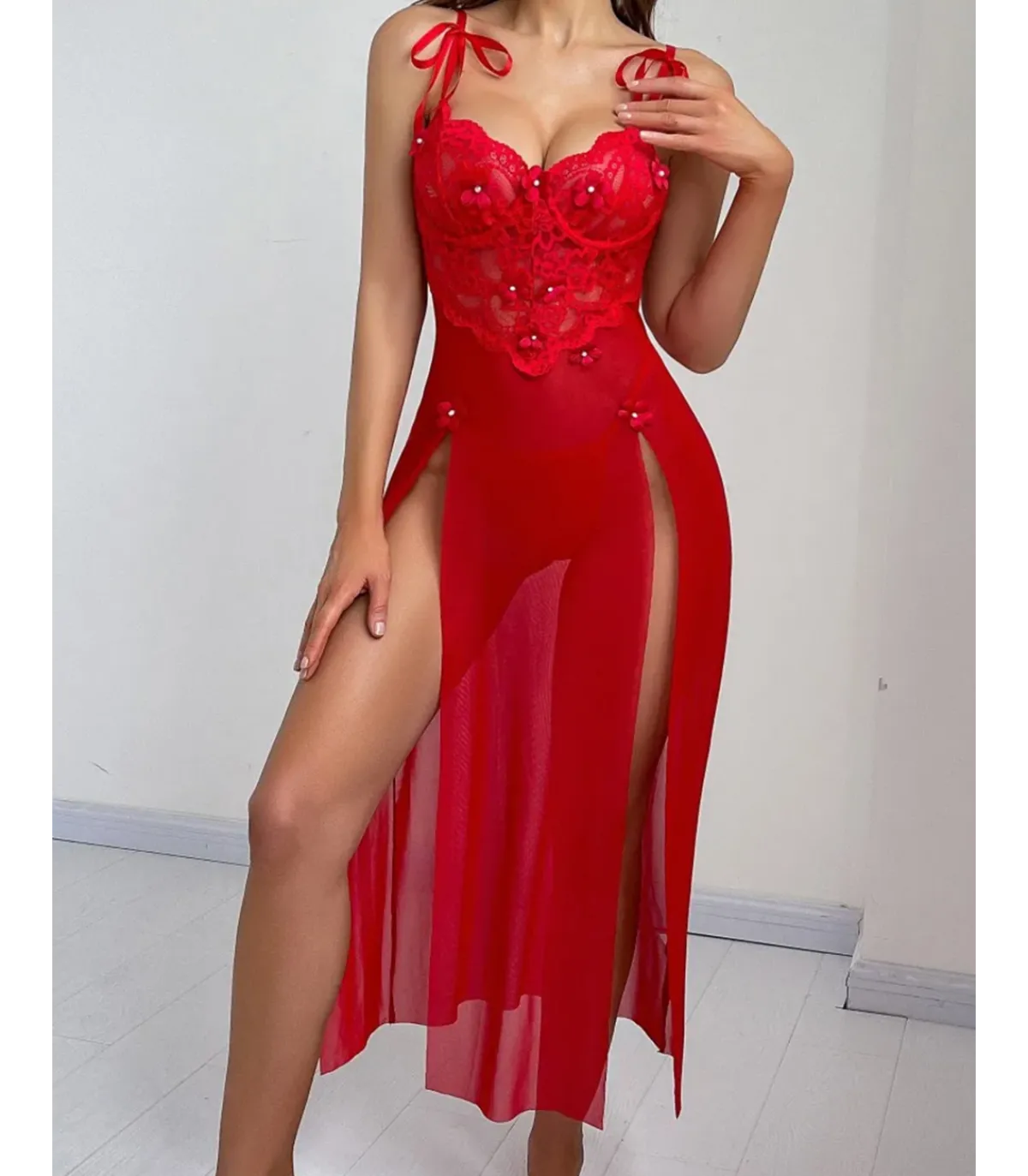 Hersecret Punainen pitkä babydoll kukkakoristeilla