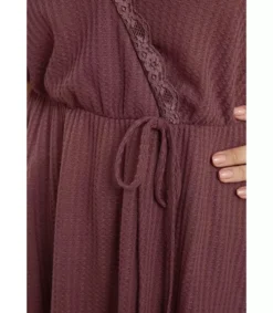 LC Ruskeanpunainen lyhythihainen v-vohvelipaita pitsillä (plus size)