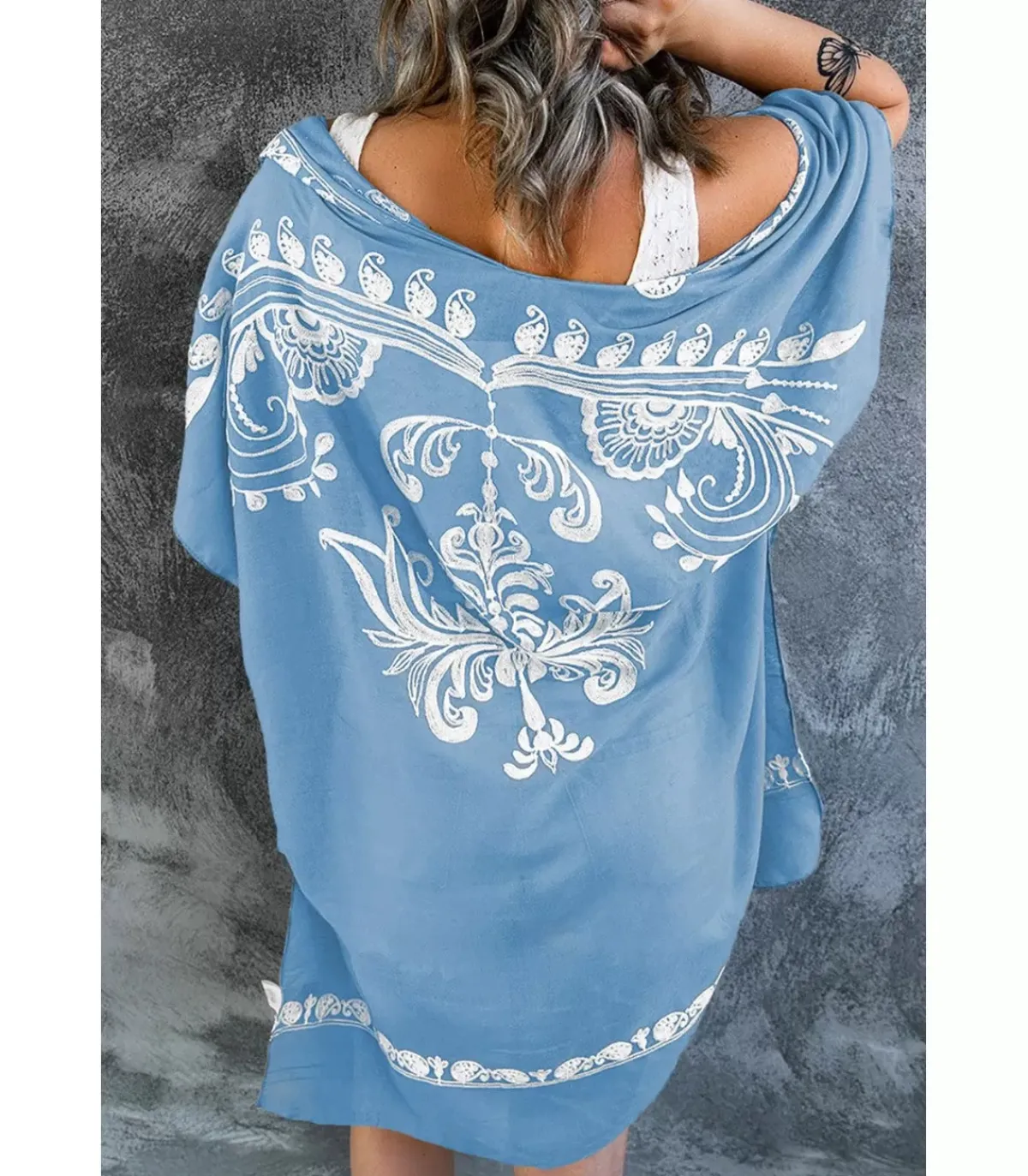 LC Sininen koristekirjailtu kimono
