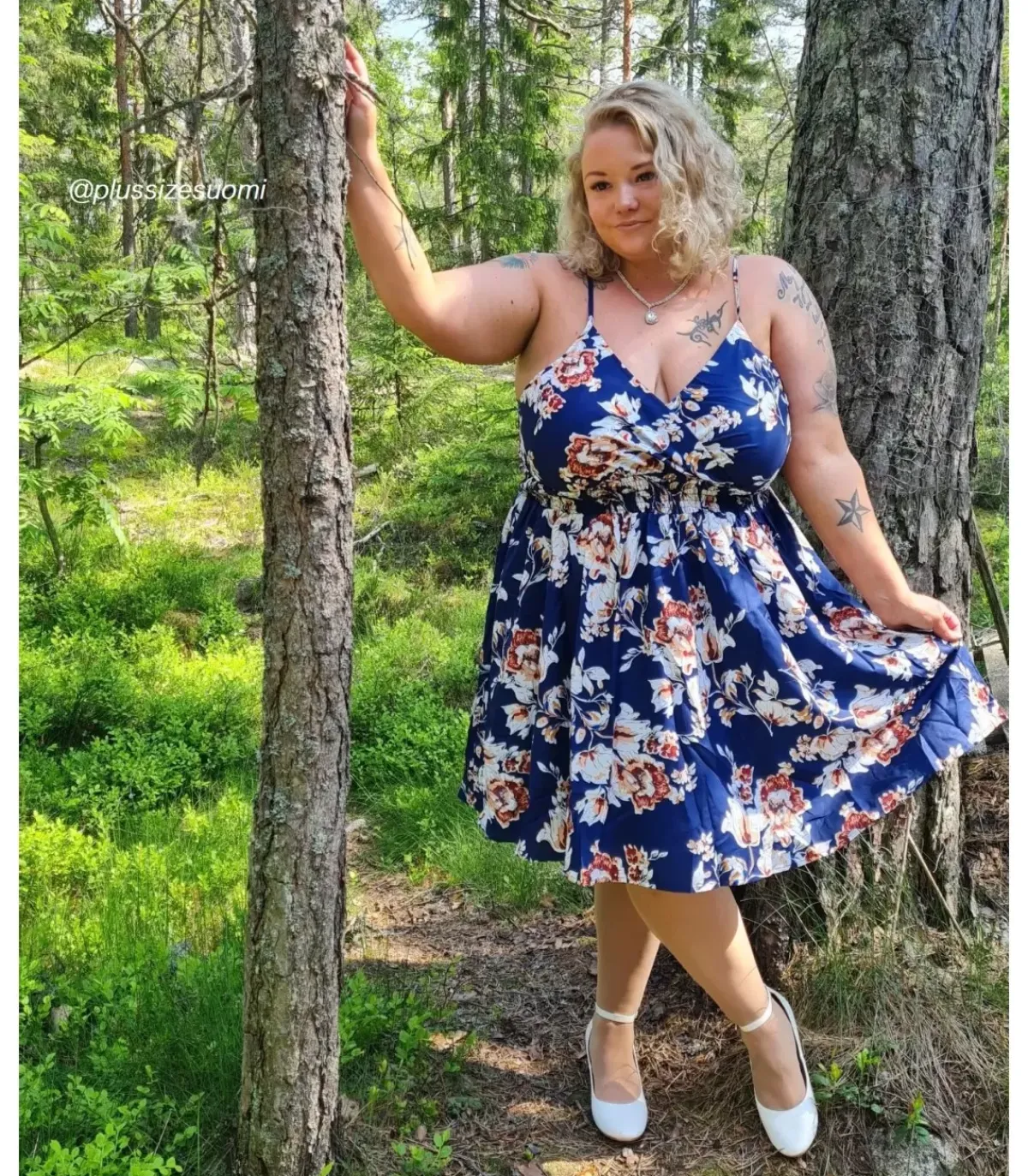 LC Tuanininen kukkakuvioinen wrap-look v-ekko