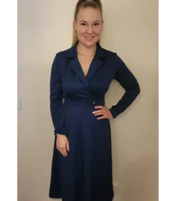 LC Tummanininen takkimekko
