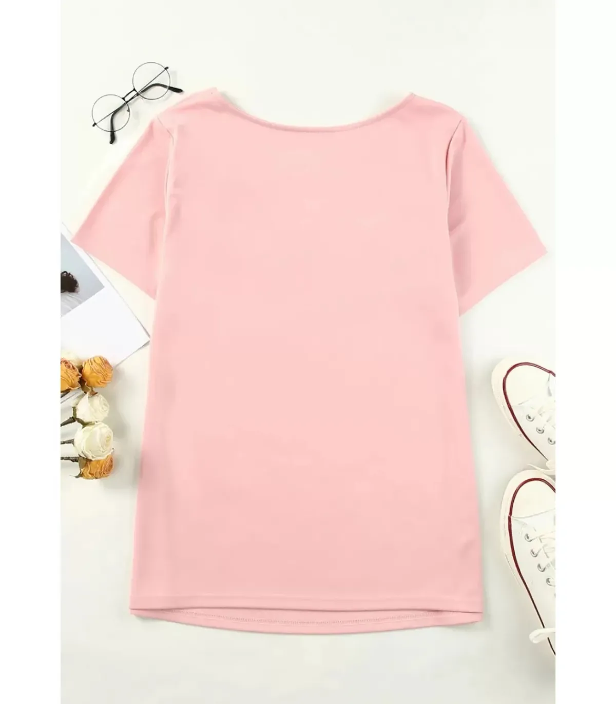Hersecret Vaaleanpunainen lyhythihainen t-paita kurkistusaukolla (plus size)