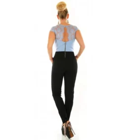 Hersecret Vaaleansinimusta pitsikoristeinen v-jumpsuit